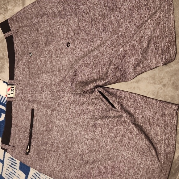 LOST Gray Casual Shorts - Picture 5 of 8